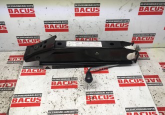 Cric Volkswagen Polo cod piesa 6r0011031b