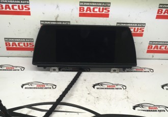 Display Media / Navigatie / Radio Bmw F30 / F31 Cod: 9292247 02