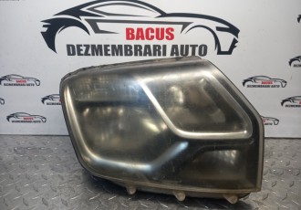 Far dreapta DACIA DUSTER 2014 cod- 260105828r cu cleme rupte
