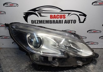 Far dreapta peugeot 2008  halogen an- 2015