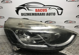 FAR DREAPTA RENAULT CLIO 4 2012- 2016 cod- 260102482R cu defect