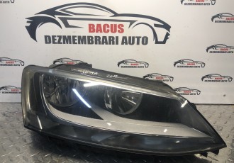Far dreapta VW Jetta 2012 cu defect