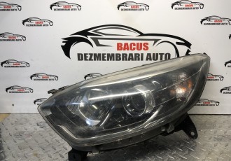 Far Renault Captur 2017 Lupa-Stanga