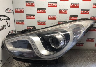 Far stanga cu lupă și halogen Hyundai i40 2010-2015