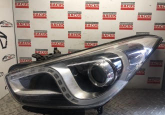 Far stanga cu lupă și halogen Hyundai i40 2010-2015 cod- 92101 3z090