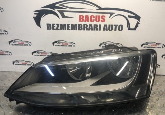 Far stanga VW Jetta 2012 