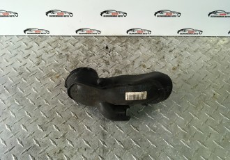 Furtun admisie aer BMW X5 E70 LCI X6 E71 Seria 5 F07 F10 F11 Seria 7 F01 F02 3.0 diesel N57 13717810769
