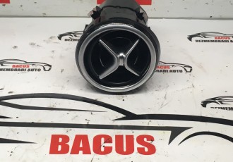Grila aer bord avand codul A2468304100 pentru MERCEDES BENZ B-CLASS W246 2016