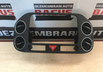 Grila aer bord centrala CU RAMA, 5M0858071K, Vw Golf 5 Plus 