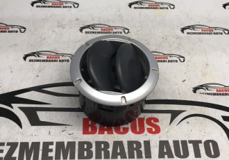 Grila aer bord dreapta Dacia Sandero 2 cod-8200212480