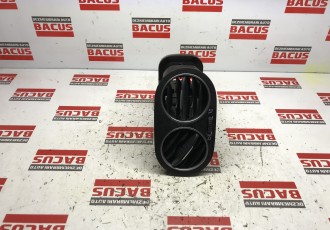 Grila Aer Bord Dreapta VW Tiguan / Golf 5 Plus Cod: 5M0819759