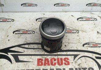 Grila aer bord stanga, Nissan Qashqai cod 68760-JD10A,