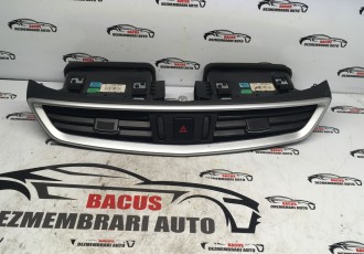 Grila Aer Centru Bord Nissan Qashqai 2 An 2015 COD 687504EA0A