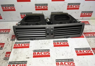 Grila aer, ventilatie bord centrala BMW Seria 7 E65 E66, 82235990