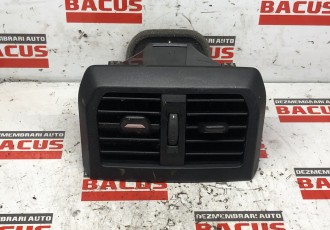 Grila aer ventilatie spate BMW F40 F44 cod- 6828272