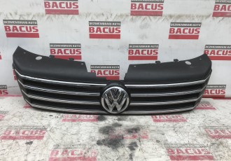 Grila bara fata centrala cu sigla, Vw Passat  cod 3AA853651