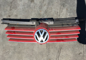 Grila bara fata VW Bora cod: 1j5853655c