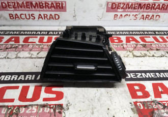 Grila bord aer stanga BMW F20 cod: 9205355 07