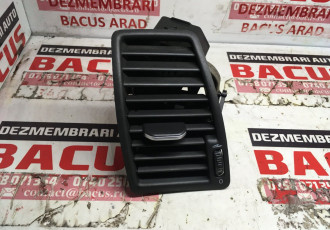 Grila bord stanga Volvo XC90 cod: 3409398