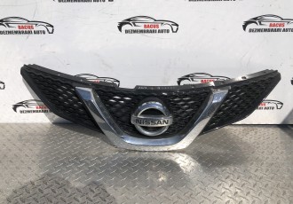 Grila centrala bara fata Nissan Qashqai 2 (2013-2016) [J11] 62310-4em0d b1
