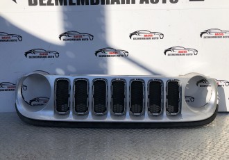 Grila Jeep Renagade model 2015-2017 cod 735587827
