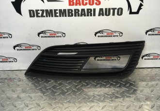 Grila proiector Audi A4 cod- 8K0807682K 