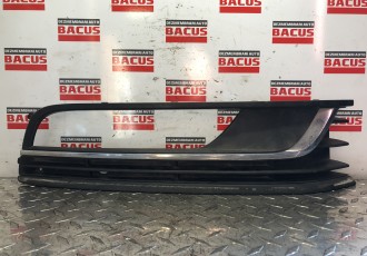 Grila proiector originala cu crom partea dreapta Vw Passat B7 (2010-2014) cod 3AA853666