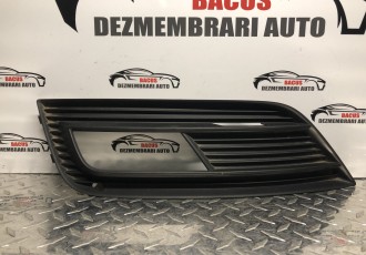Grila proiector stanga Audi A4 B8 an 2010-2015 cod 8K0807681K