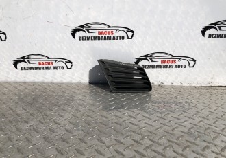 Grila radiator dreapta Seat Ibiza / Cordoba An 2002-2009 cod 6L0853676