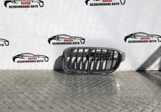 Grila radiator stanga dr in bara fata bmw f30 f31 cod 7295436 si 7295435