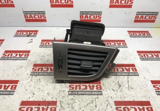 Grila Ventilatie Aer Bord Stânga Hyundai i30 An 2015 Cod 97480A6000 