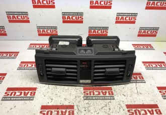Grila Ventilatie Aer Centrala / Reglare Navigatie Mercedes C Class W204 Cod A2048305854