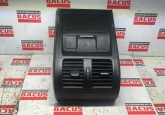 Grila ventilatie aerisire spate VW Passat B7 2013 cod- 3C0863615