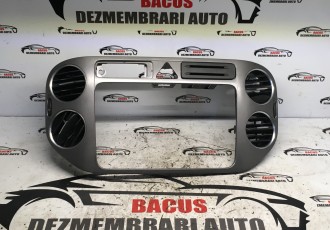 Grila ventilatie bord centru 5M0819357 Volkswagen VW Tiguan 5N [2007 - 2011] Crossover 2.0 TDI 