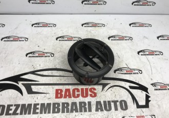 Grila ventilatie bord Dacia Duster 1 (2010 - 2013) 687606726R