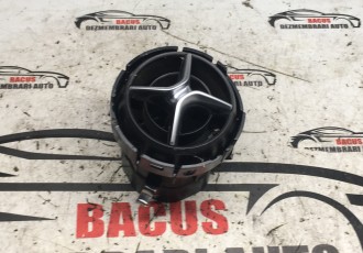 Grila ventilatie bord Mercedes-Benz A-Class W176 [facelift] [2015 - 2018] A2468304100