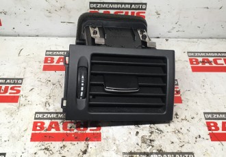 Grila ventilatie dreapta fata Mercedes C Class w204 a2048301454