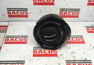Grila ventilatie dreapta Renault Captur cod: 08239006 ; 687606325r