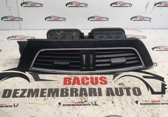 Gură ventilație centrală Mercedes-Benz C-Class W204 Facelift COD: A2048306054