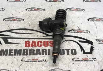 Injectoare VW Golf 5 1.9 tdi cod 038130073AG / 0414720215