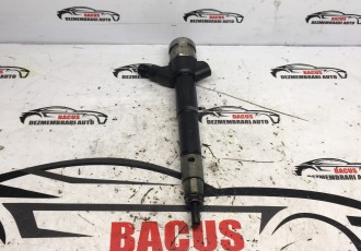 INJECTOR 095000-5760 1465A054 Denso Mitsubishi 
