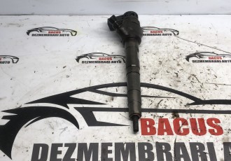 Injector audi 2.0 tdi 03l130277j 0445110369 a4 b8