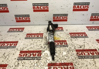 Injector BMW X3 F25 2.0 D 2015 cod- 0445110743