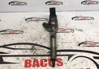 Injector BMW X3 F25 2.0 D 2015 cod 0445110743