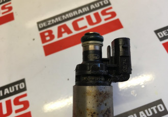 Injector Ford Focus cod: dm5g 9f593 aa