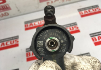 Injector Hyundai i30 cod: 0445110320
