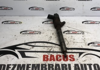 Injector HYUNDAI IX35, KIA Sportage 1.7 dCi COD: 0445110411, 338002A800