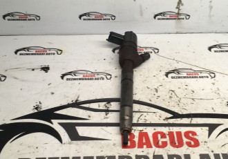 Injector HYUNDAI IX35, KIA Sportage 1.7 dCi COD: 0445110411, 338002A800
