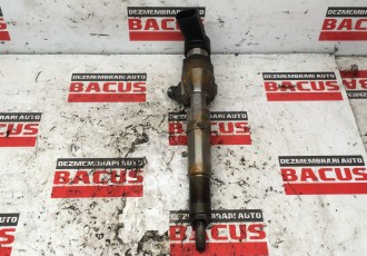 Injector Renault Megane 3 / Mercedes A Class W169 / B Class W246 1.5 DCI Cod : 166006212R / H8201100113 	