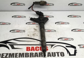 Injector Toyota Rav 4 Avensis Corolla Verso 2.2 177Cai D-Cat 130kw cu fir Denso 23670-26011